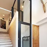 Mood - New & Special Aparthotel Bilbao